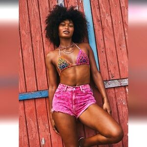 *NWT* We The Free "Mixed Emotions High Rise Short." Size 27!